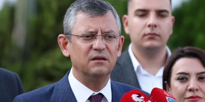 Sayın Öcalan gibi on binlerce Kurd siyasi tutuklular vardır. Temel insani haklarından yoksundurlar.