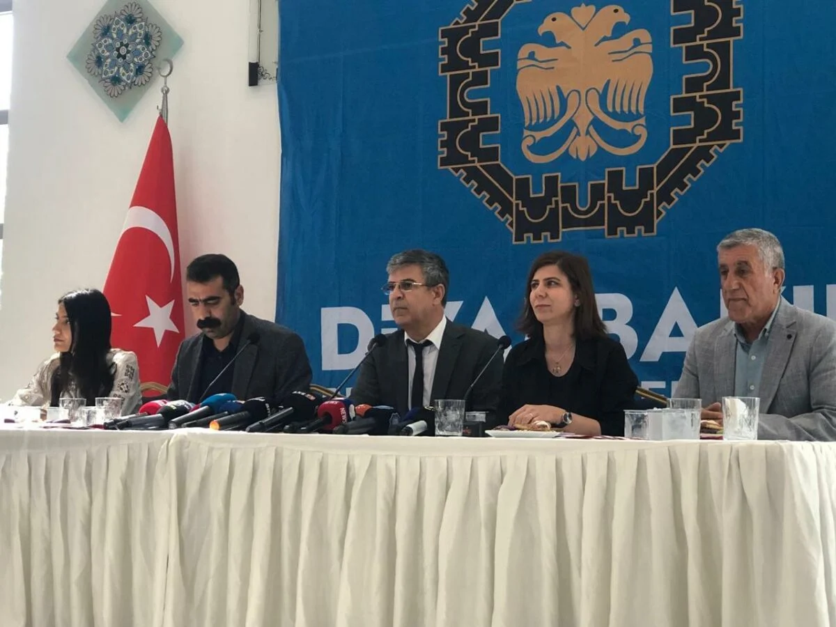 DİYARBAKIR BÜYÜKŞEHİR BELEDİYESİ’NİN BORÇ YÜKÜ 2 MİLYAR 438 MİLYON TL