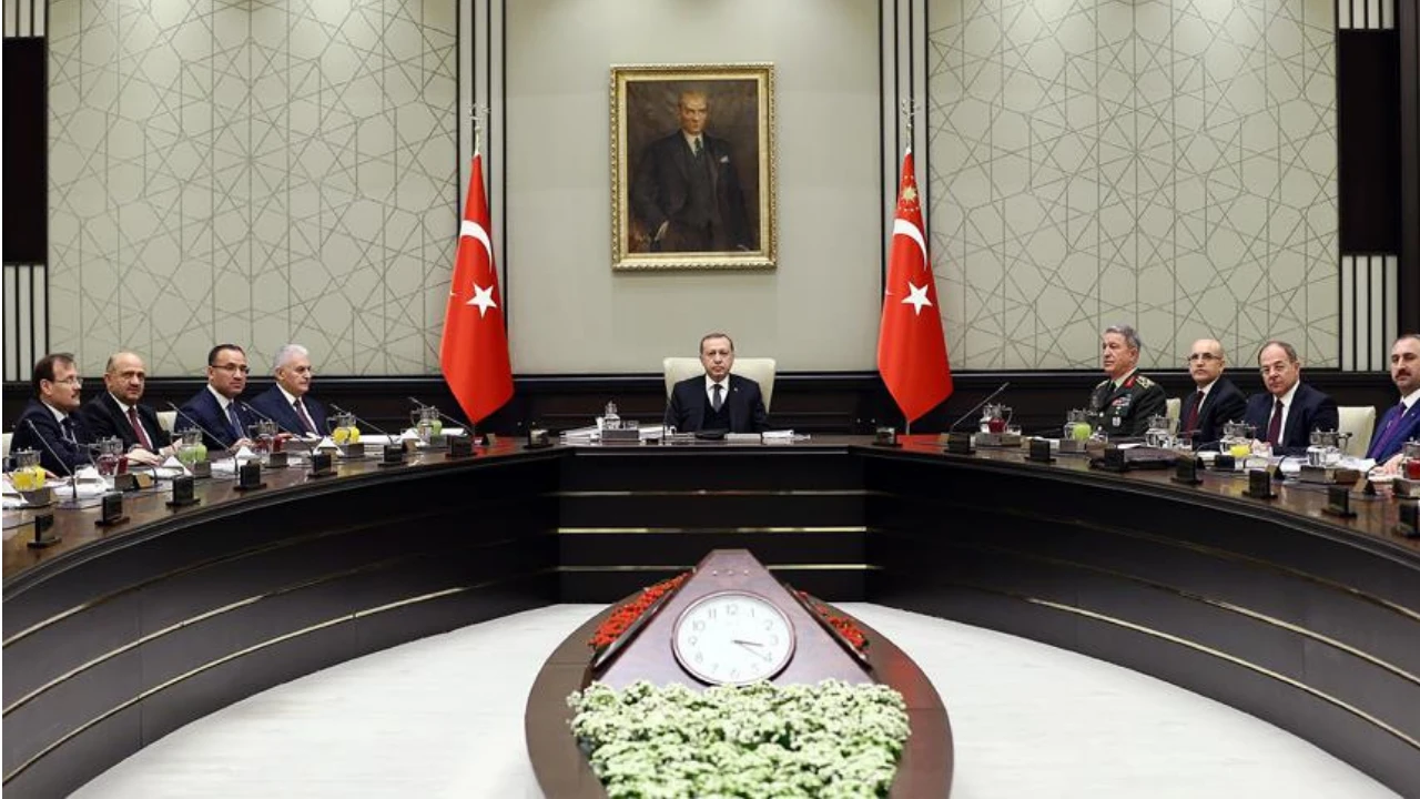 BİZ BAŞI DİK VE UYGAR İNSANLAR OLARAK YAŞAYACAĞIZ